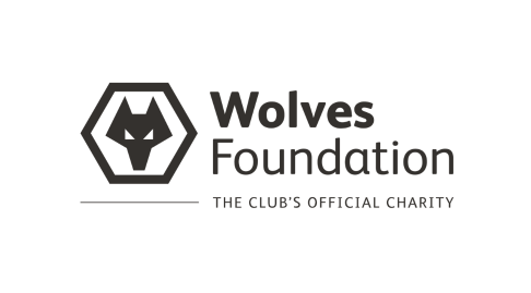 Families experience fencing at Wolves Foundation